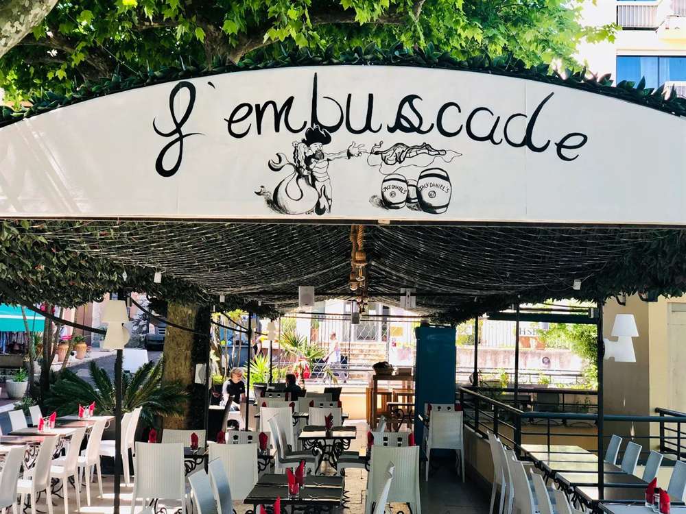 Terrasse du restaurant L'Embuscade